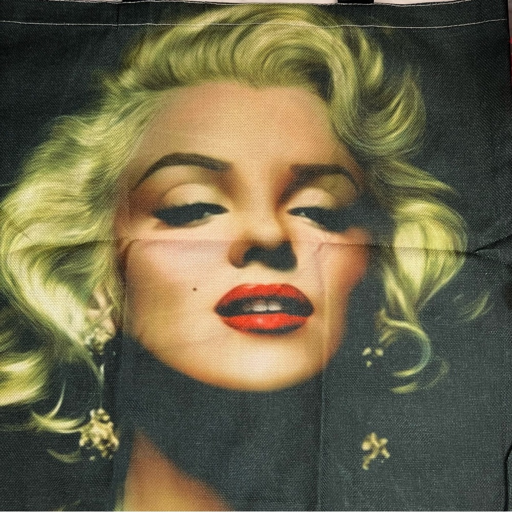 Eco-Friendly Iconic Marilyn Monroe Folding Tote Bag - Picture 7 of 15